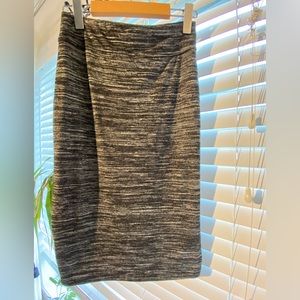 Comfortable below the knee knit skirt